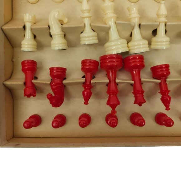E S Lowe Co. Staunton Pattern Tournament Plastic Chessmen No. 809 Vintage 1945 - Picture 11 of 14